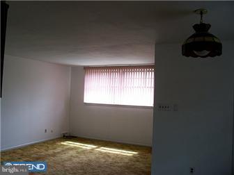 8414 Verree Road Philadelphia, PA 19111 - Photo 3 of 6 Gallery Image 3