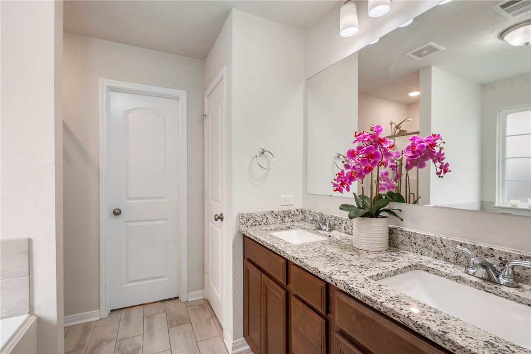 2051 Brisbane Way Bryan, TX 77807 - Photo 9 of 18