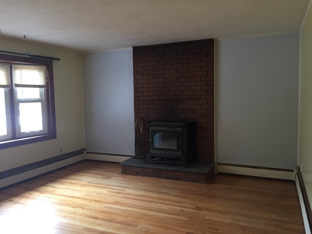 112 Rolling Acres Road Lunenburg, MA 01462 - Photo 2 of 20 Gallery Image 2