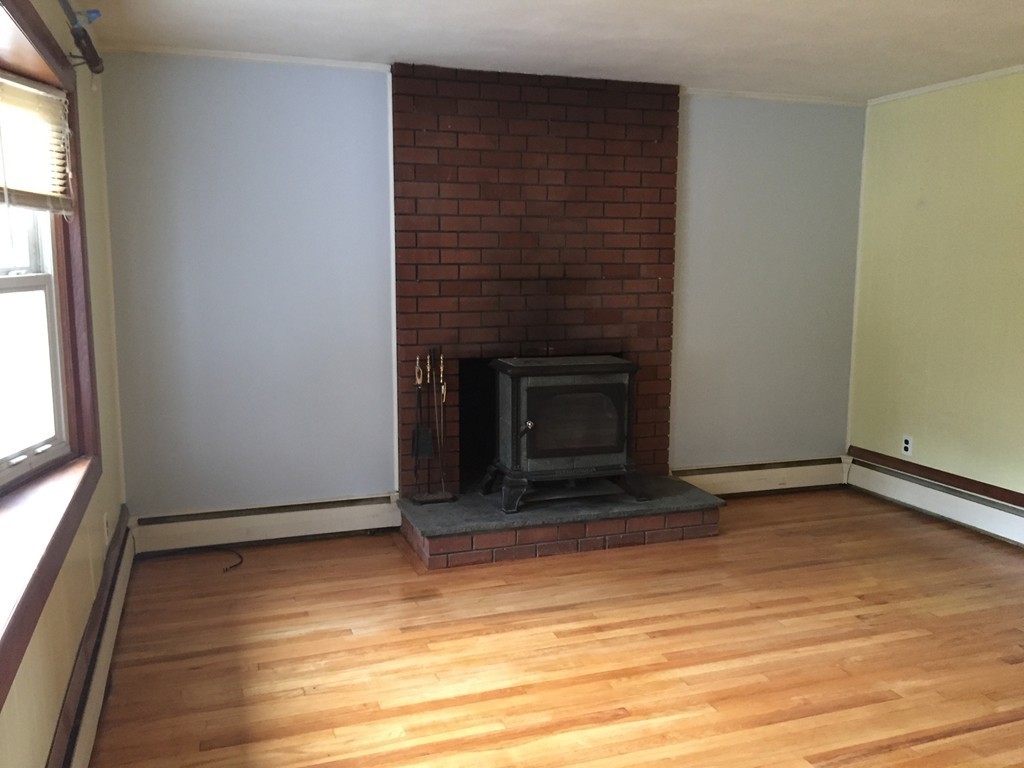 112 Rolling Acres Road Lunenburg, MA 01462 - Photo 3 of 20 Gallery Image 3