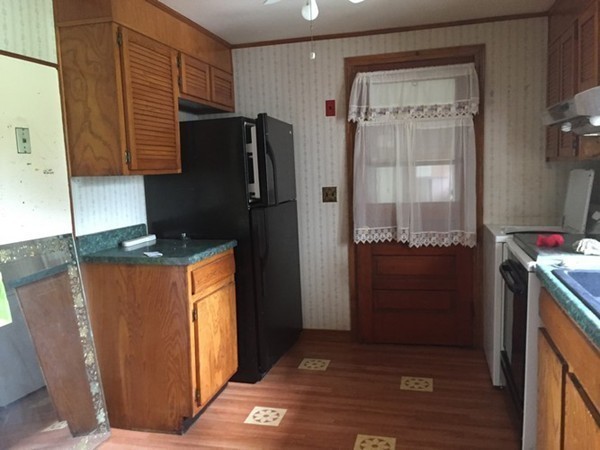 112 Rolling Acres Road Lunenburg, MA 01462 - Photo 4 of 20 Gallery Image 4