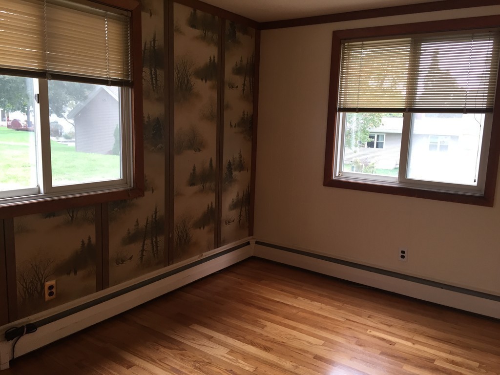 112 Rolling Acres Road Lunenburg, MA 01462 - Photo 8 of 20 Gallery Image 8