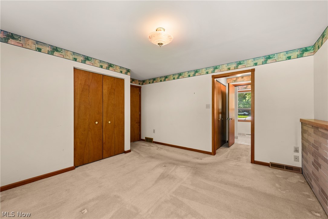 18930 Story Road Cleveland, OH 44126 - Photo 23 of 36