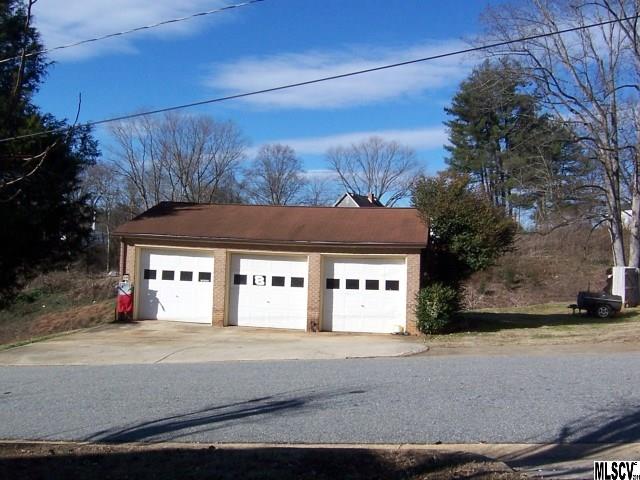 305 Magnolia Street Rhodhiss, NC 28667 - Photo 14 of 25 Gallery Image 14