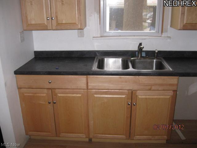 3407 Hartwood Road Cleveland Heights, OH 44112 - Photo 6 of 10
