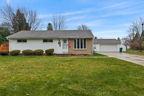 $389,900 | N54W14225 Van Buren Drive, Menomonee Falls, WI 53051