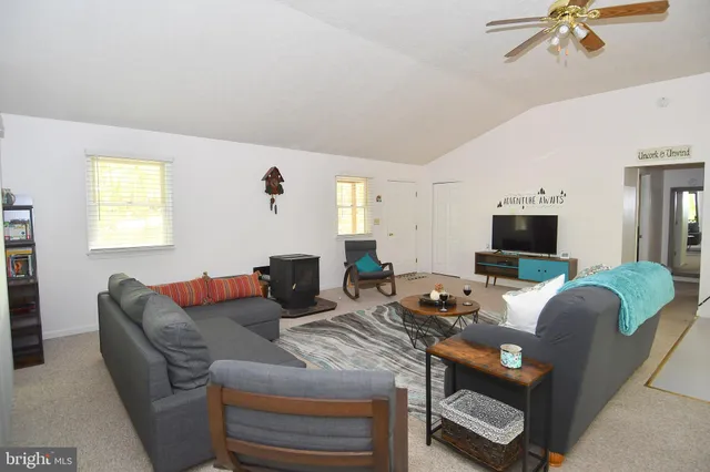 $1,850 | 67 Tranquil Way, Berkeley Springs, WV 25411