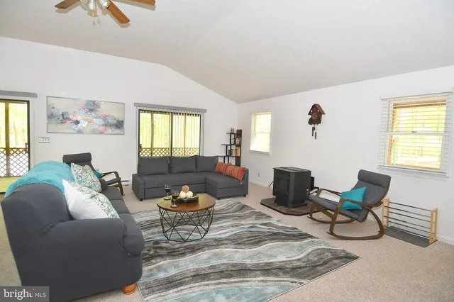 $1,850 | 67 Tranquil Way, Berkeley Springs, WV 25411