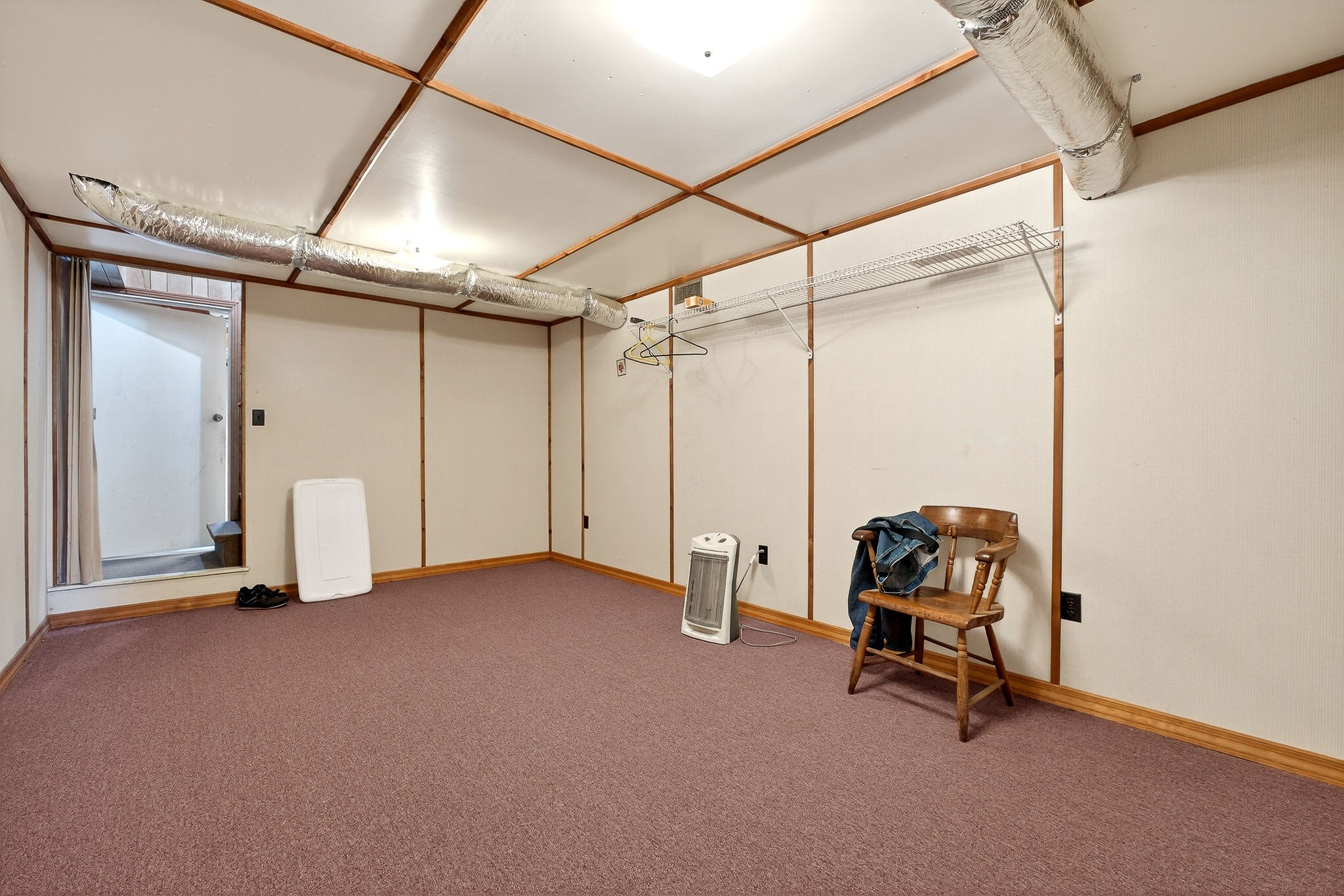 566 Turntable Road Sparta, TN 38583 - Photo 29 of 48 a view of empty room with windows