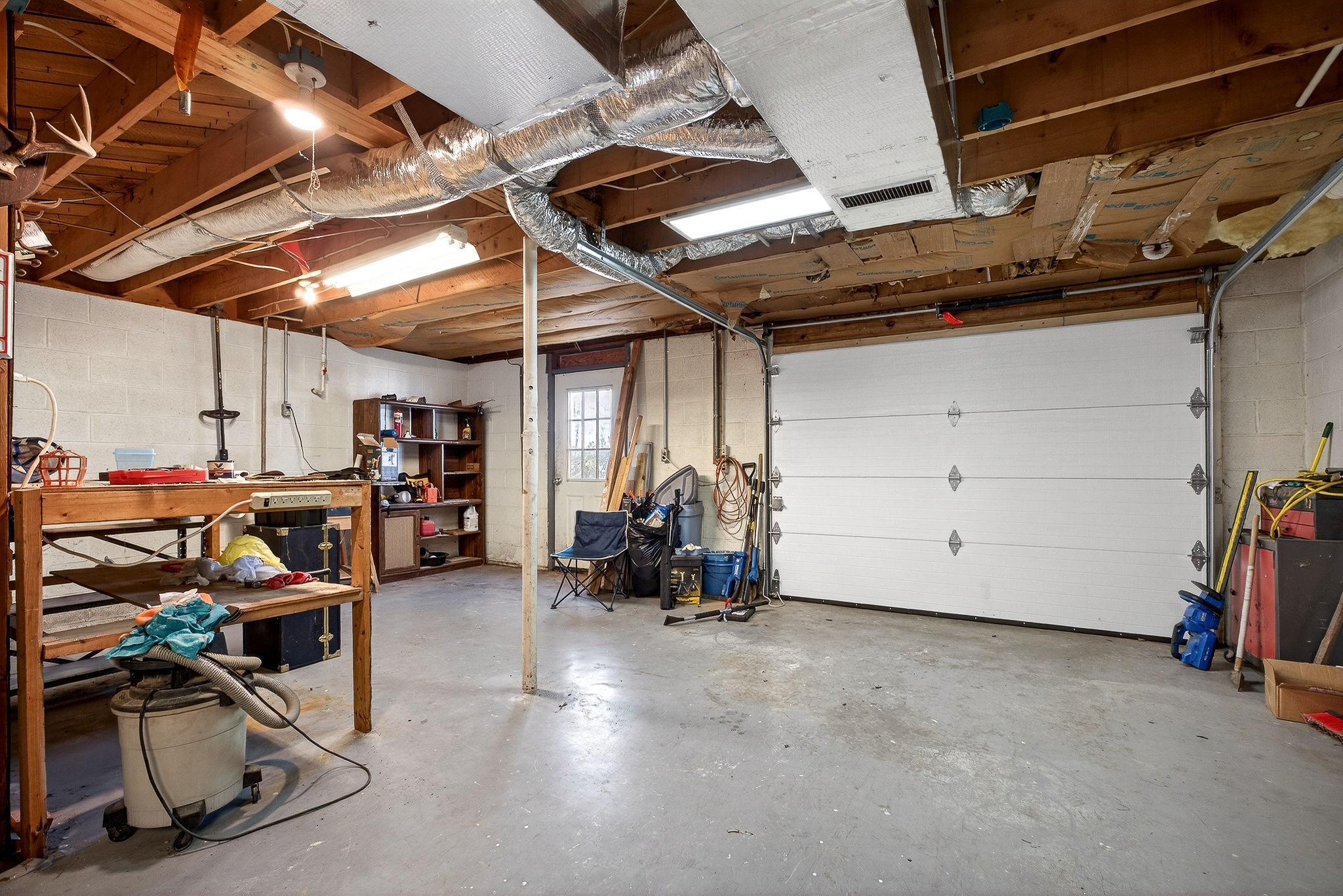 566 Turntable Road Sparta, TN 38583 - Photo 34 of 48 a view of a room with gym equipment