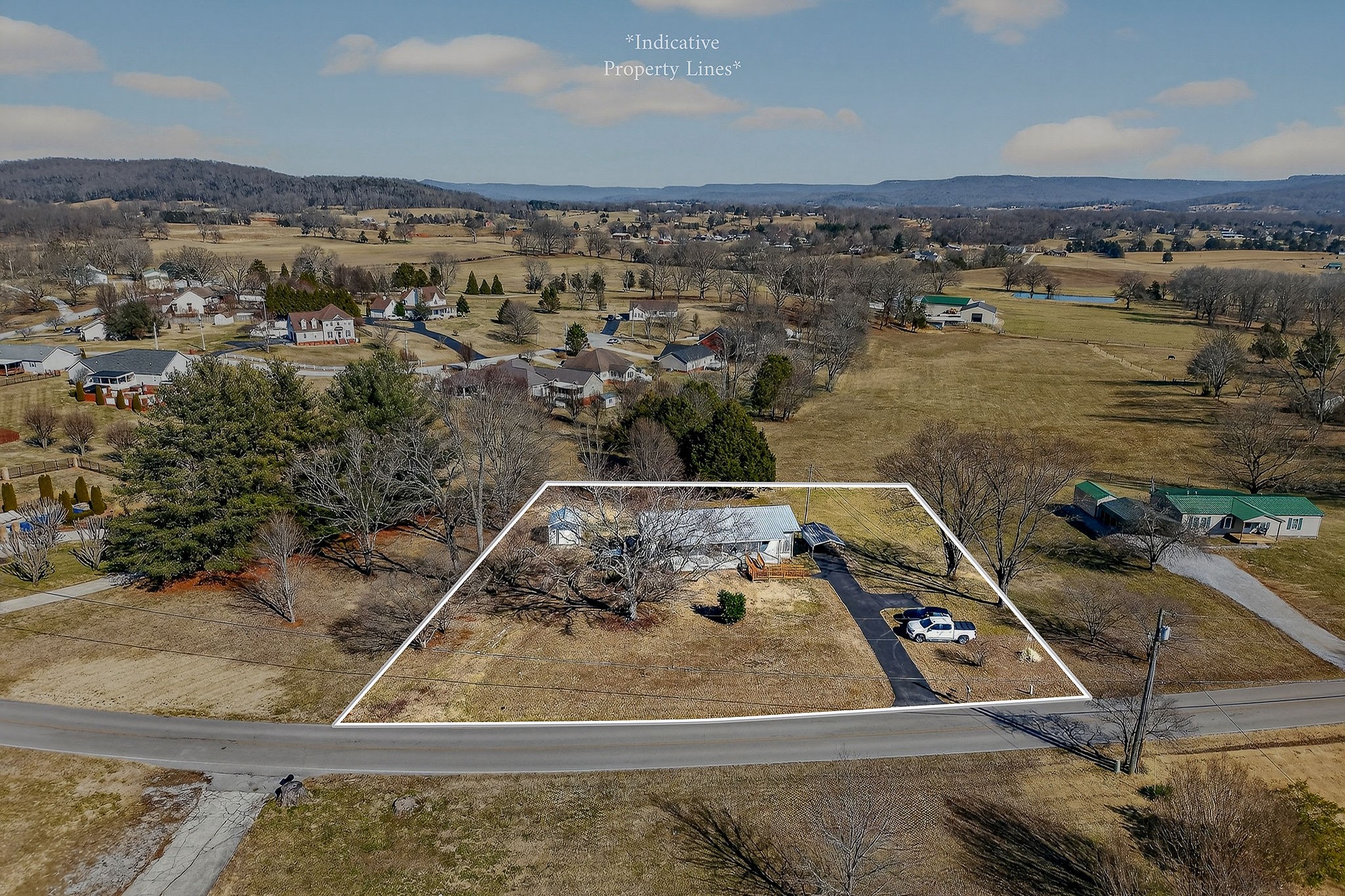 566 Turntable Road Sparta, TN 38583 - Photo 46 of 48 an aerial view of a house with a ocean view