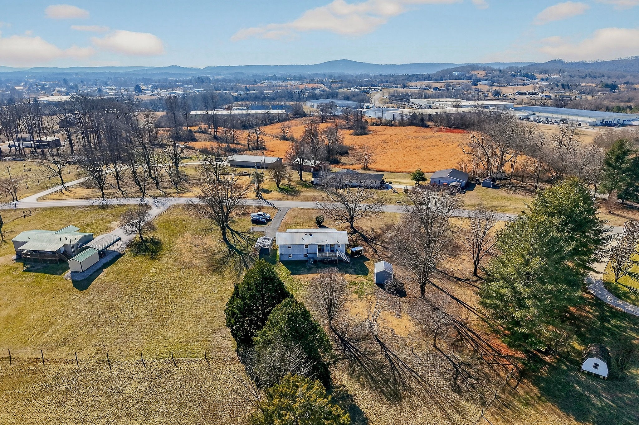 566 Turntable Road Sparta, TN 38583 - Photo 8 of 48 a view of a city