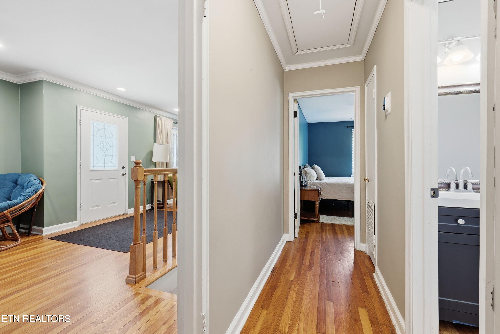 124 Salem Road Oak Ridge, TN 37830 - Photo 13 of 44 Hallway View