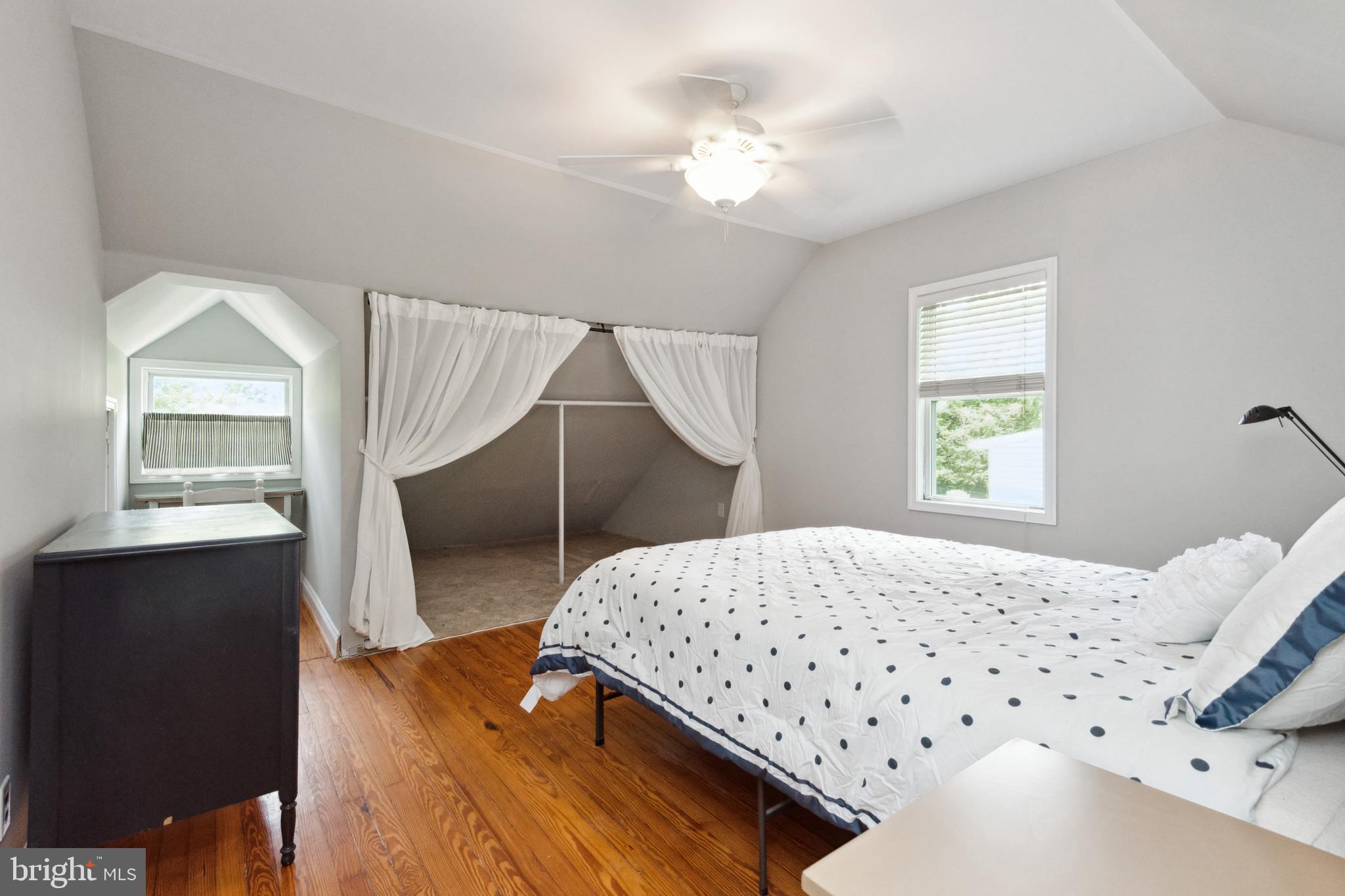 827 Cedarcroft Road Baltimore, MD 21212 - Photo 15 of 29 Primary bedroom with large closet area Upper 1