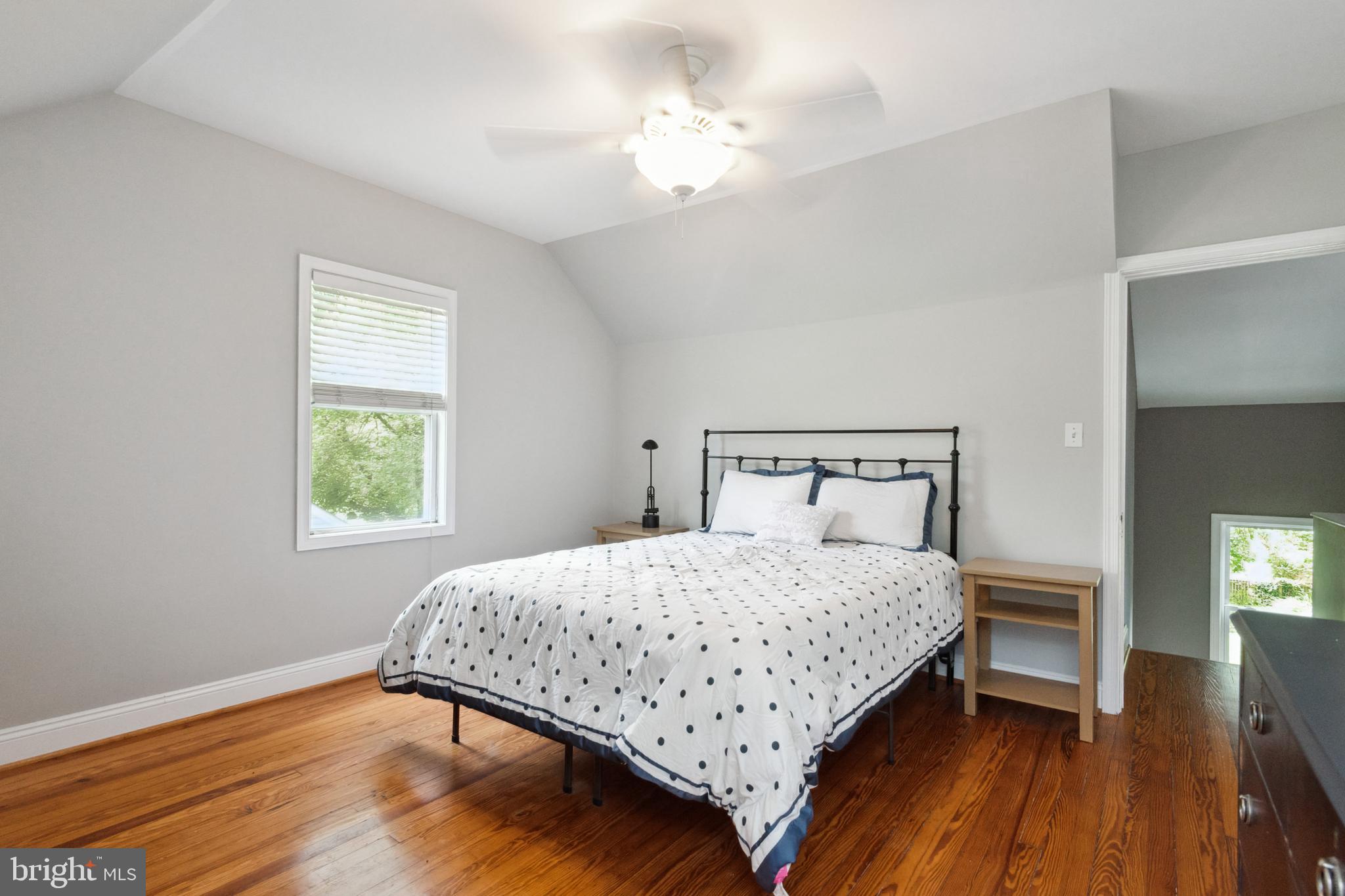 827 Cedarcroft Road Baltimore, MD 21212 - Photo 16 of 29 Primary bedroom - Upper 1