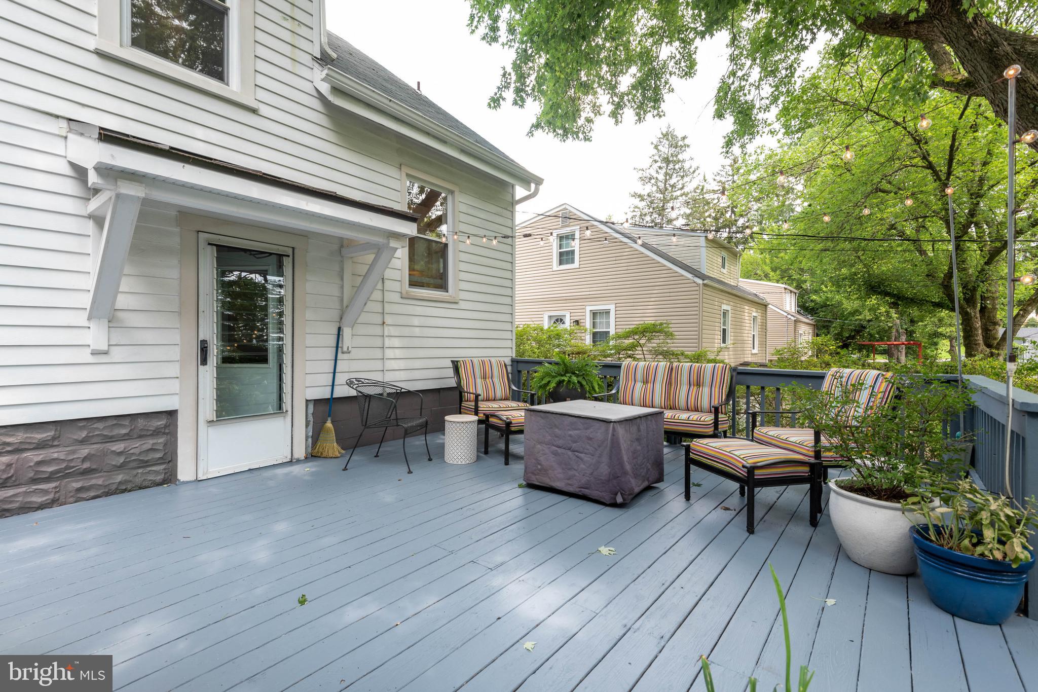 827 Cedarcroft Road Baltimore, MD 21212 - Photo 25 of 29 Large deck off rear door!
