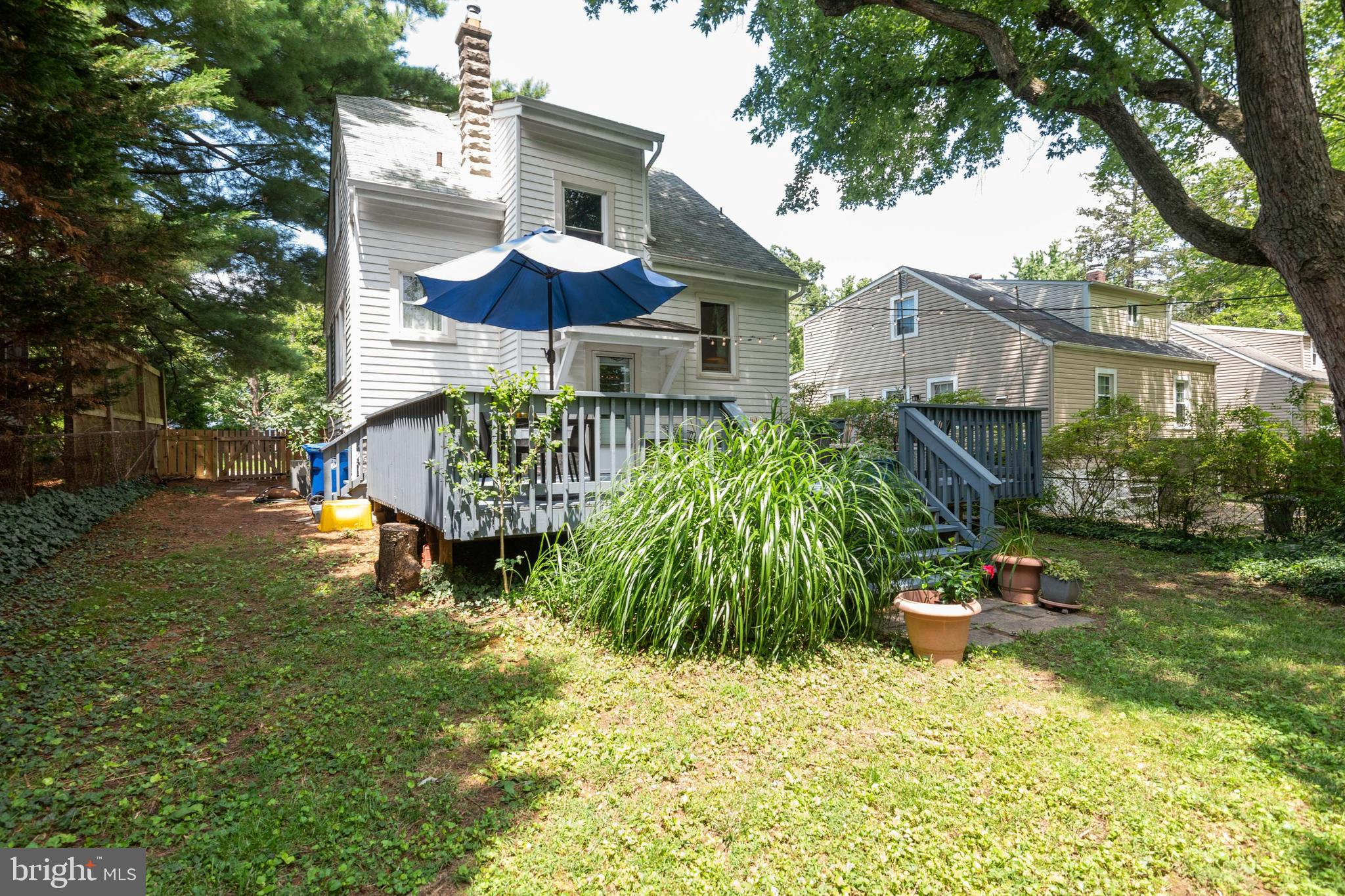 827 Cedarcroft Road Baltimore, MD 21212 - Photo 28 of 29 Quiet fenced back yard