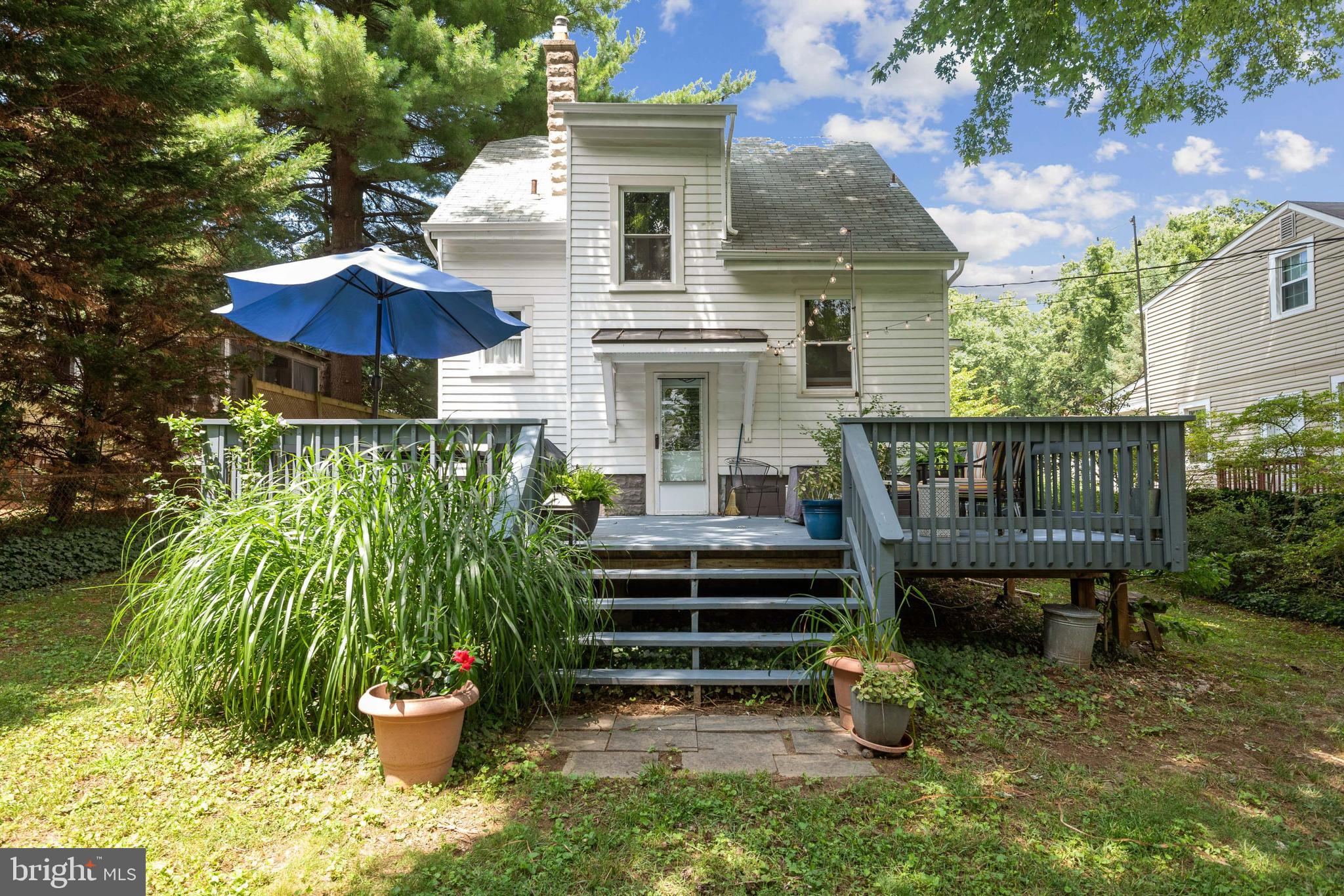 827 Cedarcroft Road Baltimore, MD 21212 - Photo 29 of 29 Deck with stairs to back yard and side yard