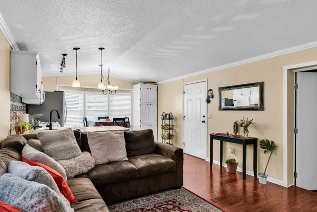 $219,000 | 747 Lewelling Boulevard, San Leandro, CA 94579