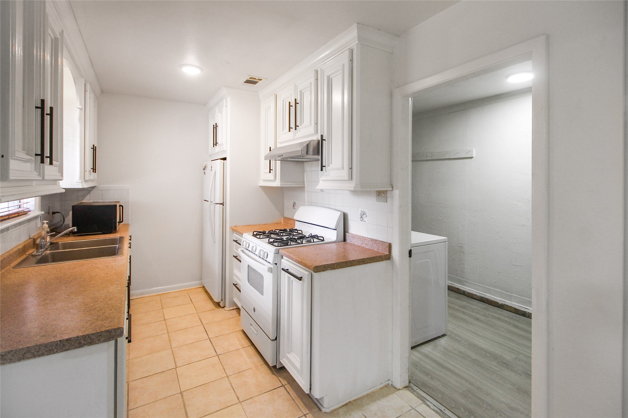 3314 Hartwick Road Houston, TX 77093 - Photo 6 of 25 Gallery Image 6