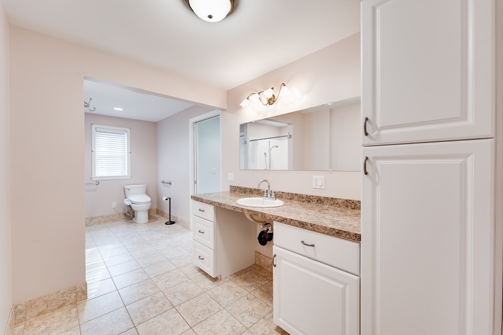 57 Bither Street Springfield, MA 01118 - Photo 4 of 37