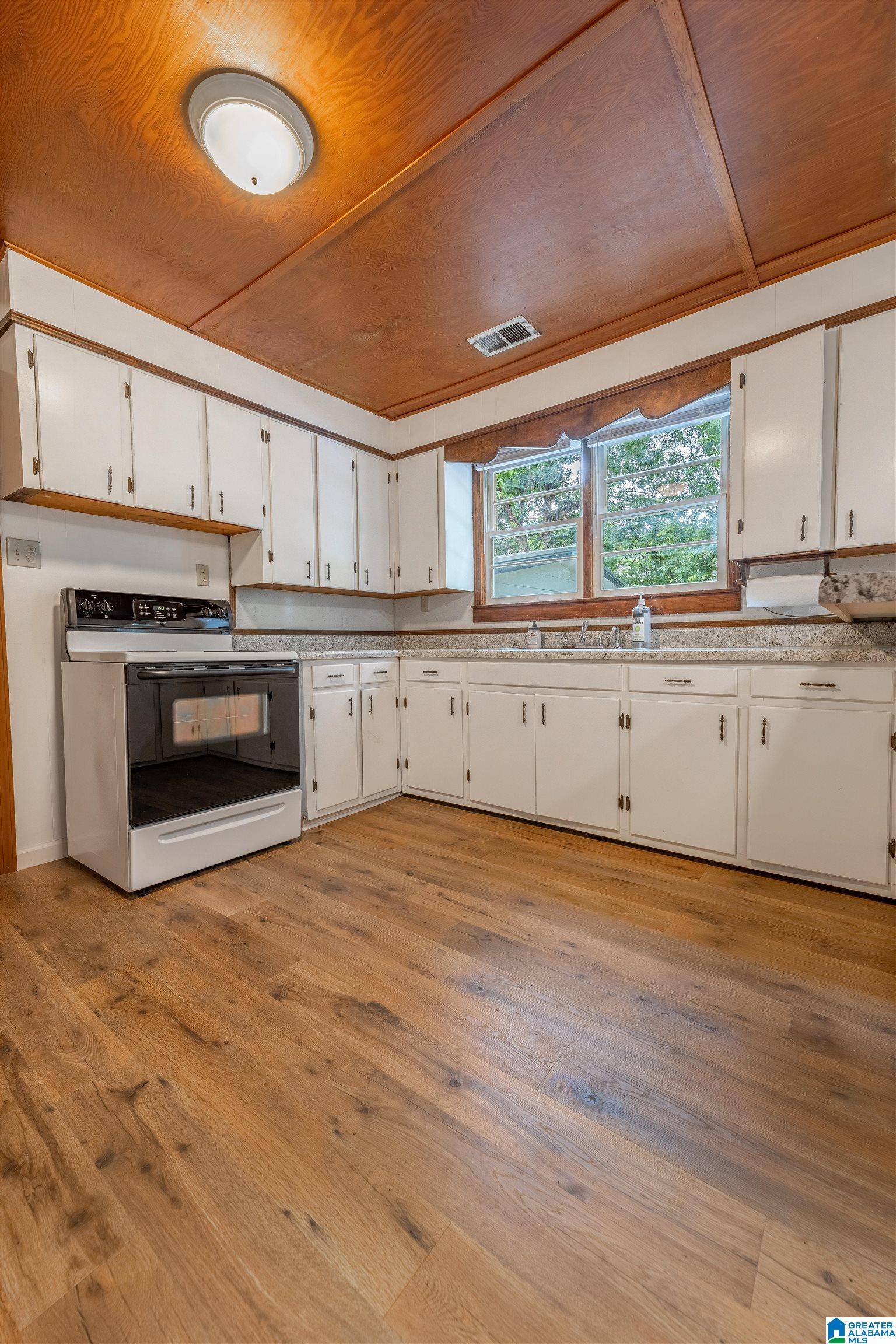 211 Corning Street Anniston, AL 36201 - Photo 7 of 39