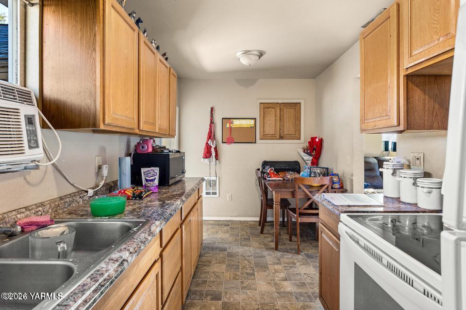 1215 Cherry Avenue Yakima, WA 98902 - Photo 10 of 17 1215 Cherry Ave.