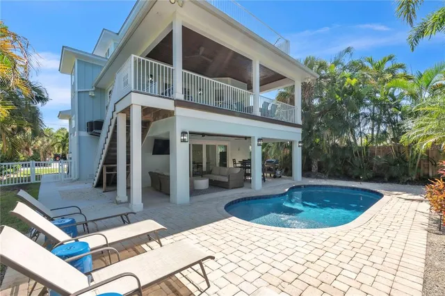 $1,695,000 | 5710 Carissa Street, Holmes Beach, FL 34217