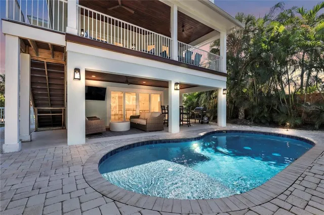 $1,695,000 | 5710 Carissa Street, Holmes Beach, FL 34217