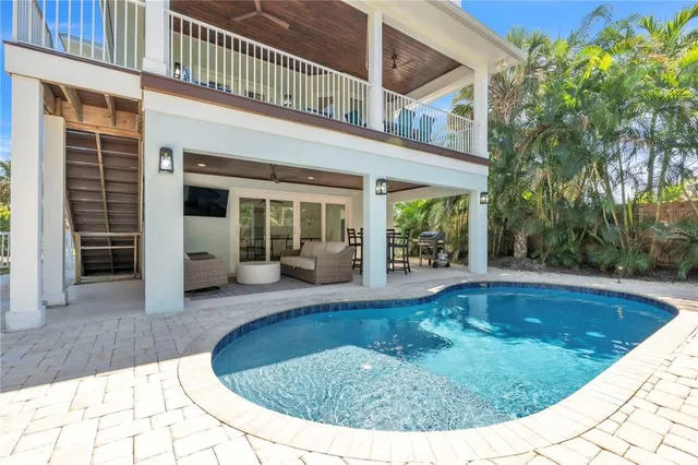 $1,695,000 | 5710 Carissa Street, Holmes Beach, FL 34217