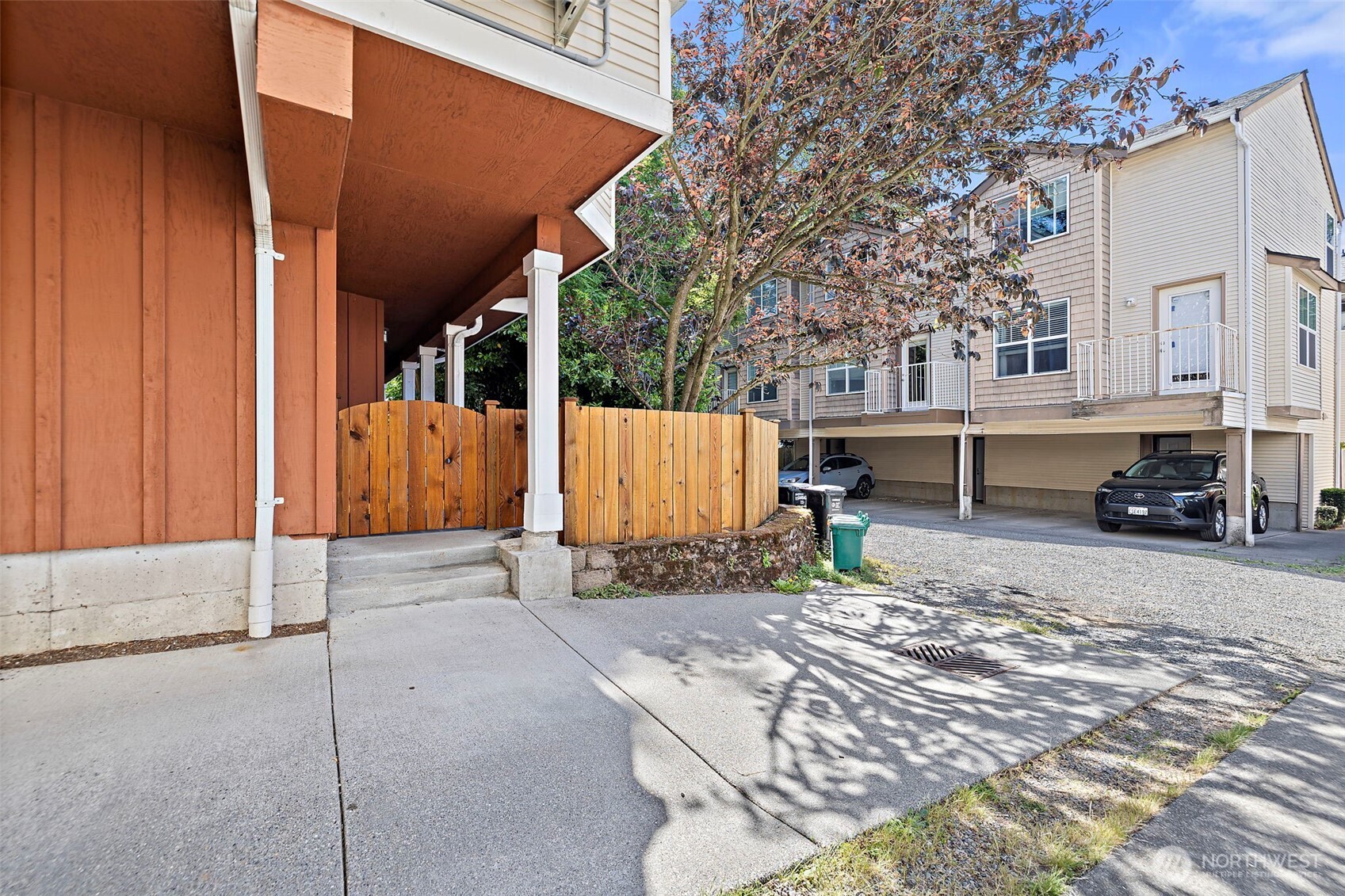 1141 North 93rd Street, Unit B Seattle, WA 98103 - Photo 24 of 30