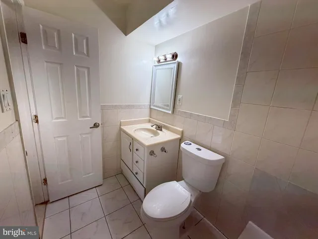 $299,900 | 3804 El Cerrito Place, Unit 4E, Alexandria, VA 22309