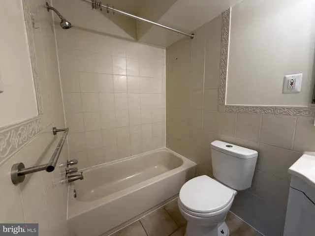 $299,900 | 3804 El Cerrito Place, Unit 4E, Alexandria, VA 22309