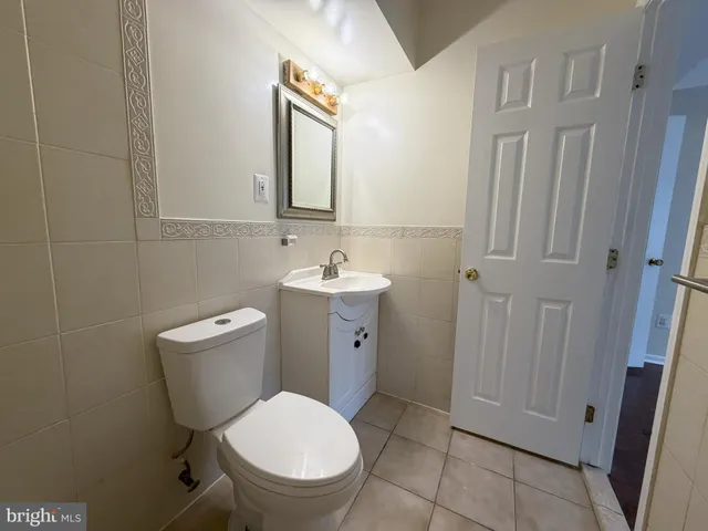 $299,900 | 3804 El Cerrito Place, Unit 4E, Alexandria, VA 22309