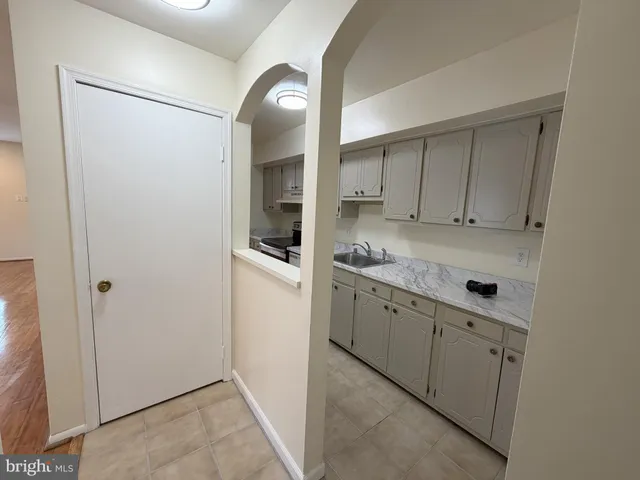 $299,900 | 3804 El Cerrito Place, Unit 4E, Alexandria, VA 22309