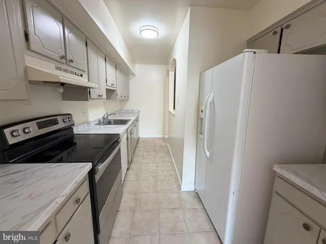 $299,900 | 3804 El Cerrito Place, Unit 4E, Alexandria, VA 22309