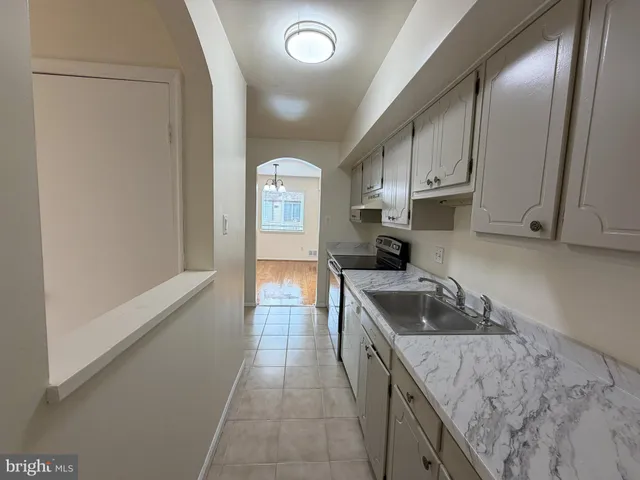 $299,900 | 3804 El Cerrito Place, Unit 4E, Alexandria, VA 22309