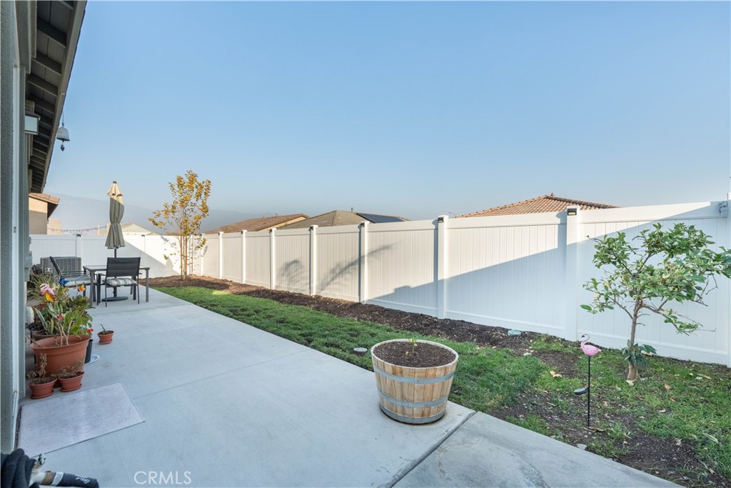 565 Hudson Way Rialto, CA 92377 - Photo 27 of 39 Gallery Image 27