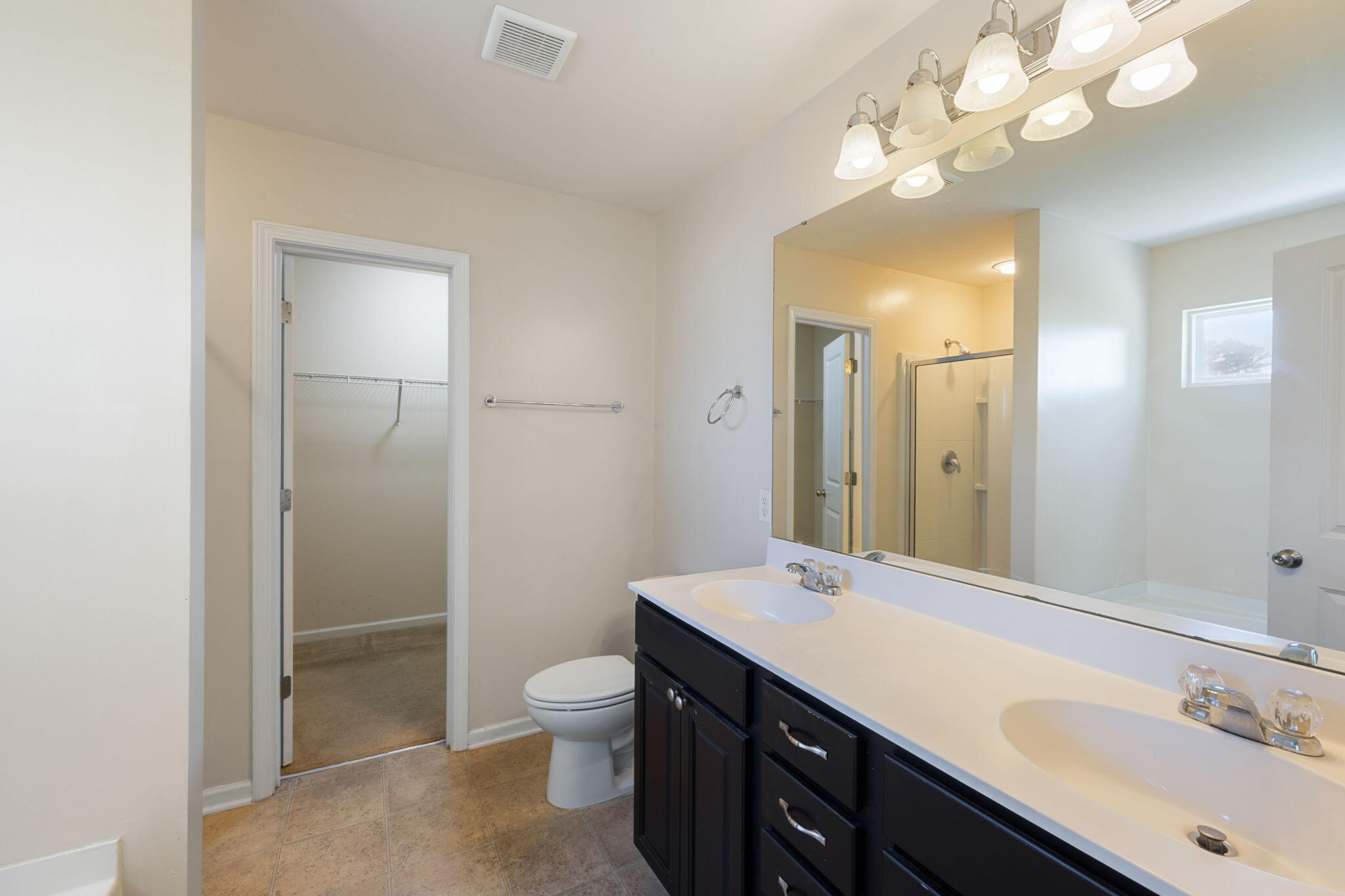 352 Iveson Road Summerville, SC 29486 - Photo 17 of 26 Primary bathroom with large closet