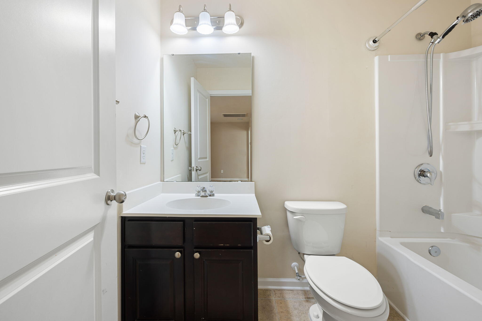 352 Iveson Road Summerville, SC 29486 - Photo 22 of 26 Upstairs Bathroom