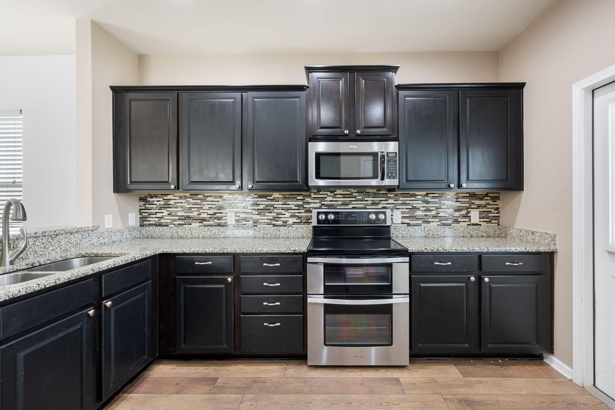 352 Iveson Road Summerville, SC 29486 - Photo 8 of 26 Upgraded kitchen