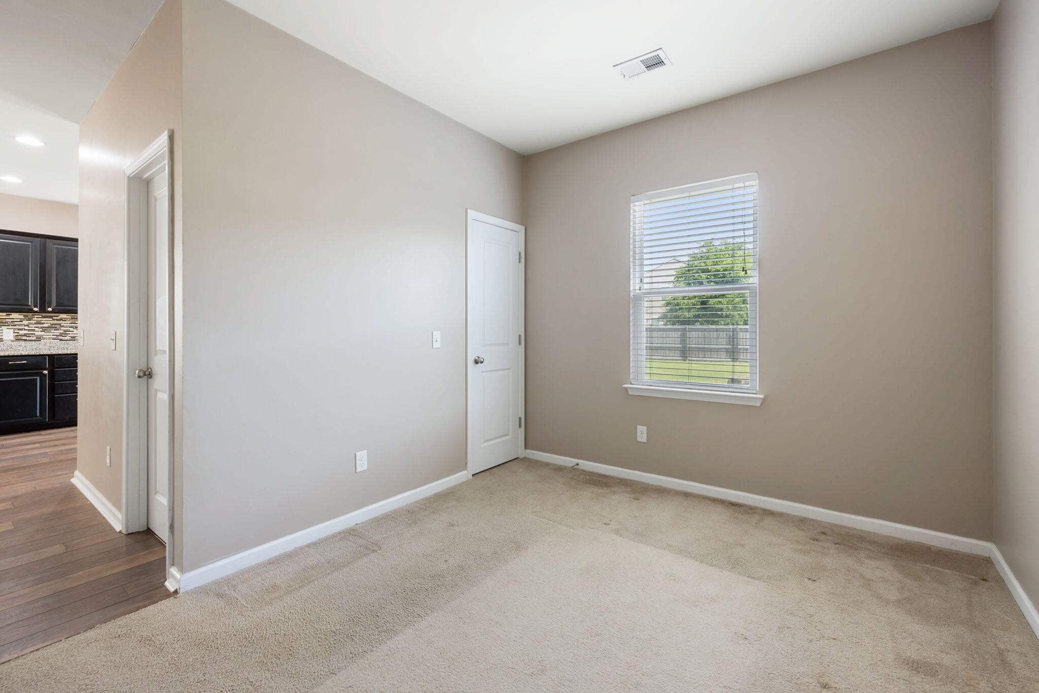 352 Iveson Road Summerville, SC 29486 - Photo 10 of 26 Flex room with closet
