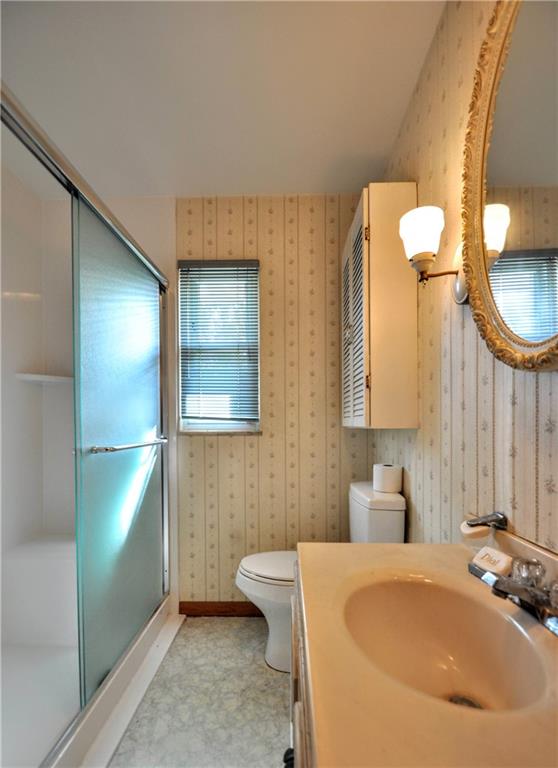 880 Peairs Road Elizabeth, PA 15037 - Photo 11 of 33 a bathroom with a sink and a mirror