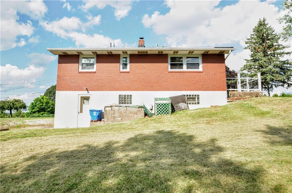 880 Peairs Road Elizabeth, PA 15037 - Photo 20 of 33 a front view of a house with a yard