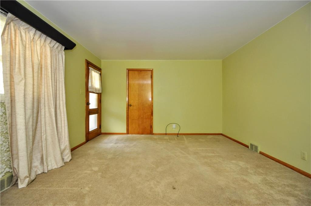 880 Peairs Road Elizabeth, PA 15037 - Photo 5 of 33 an empty room with windows