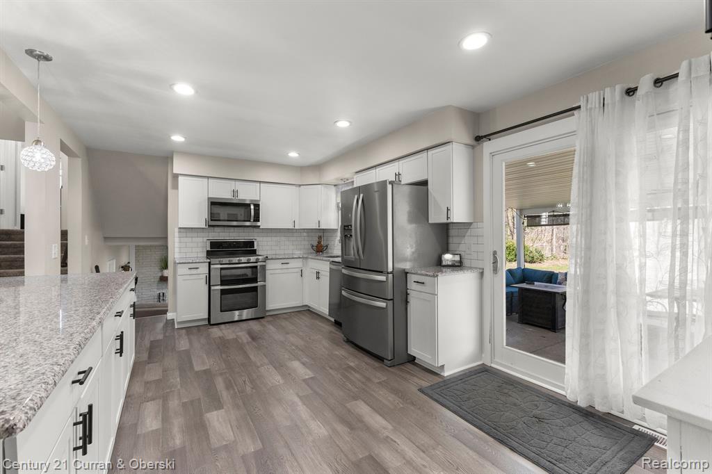 22321 Bell Road New Boston, MI 48164 - Photo 7 of 38