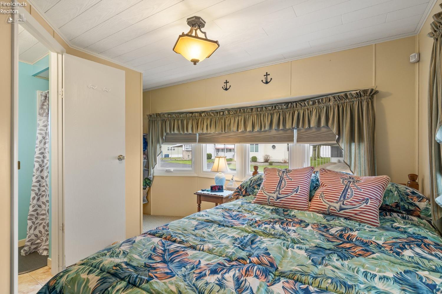 1623 Northeast Catawba Road, Unit 146 Port Clinton, OH 43452 - Photo 10 of 37 Gallery Image 10
