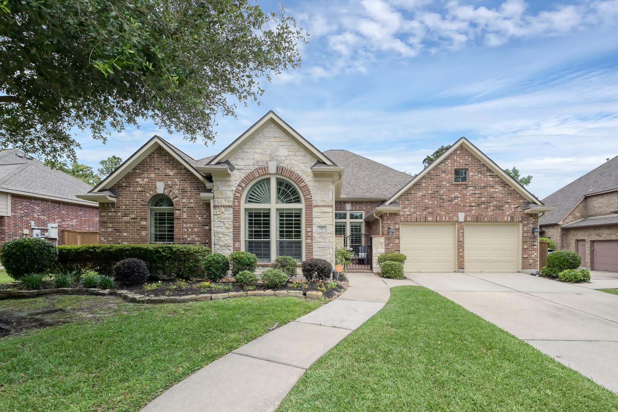 Beautiful stone front with private courtyard style entrance!