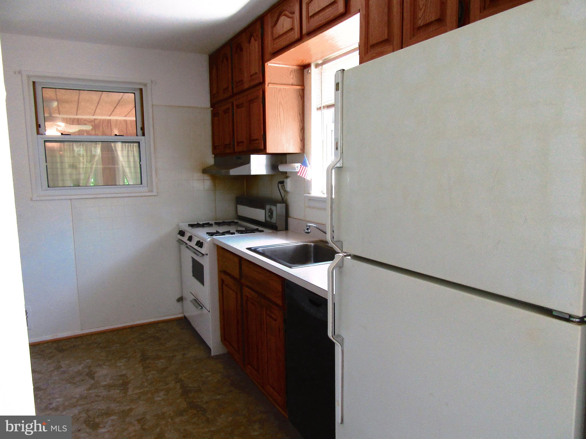 11915 Ivanhoe Street Silver Spring, MD 20902 - Photo 23 of 41 Kitchen