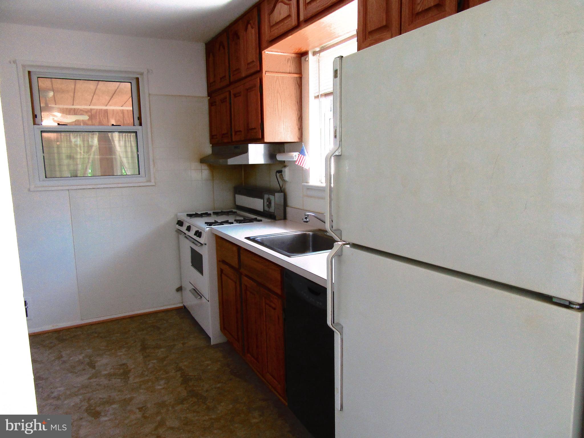 11915 Ivanhoe Street Silver Spring, MD 20902 - Photo 24 of 41 Kitchen
